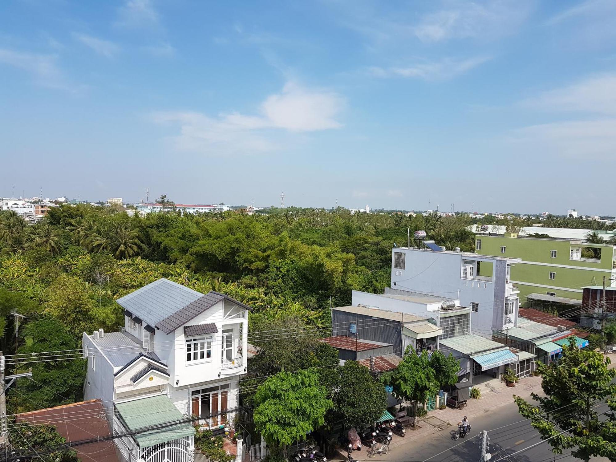 Hostel Dang Loi ホステルダンロイ Chau Doc Exterior foto