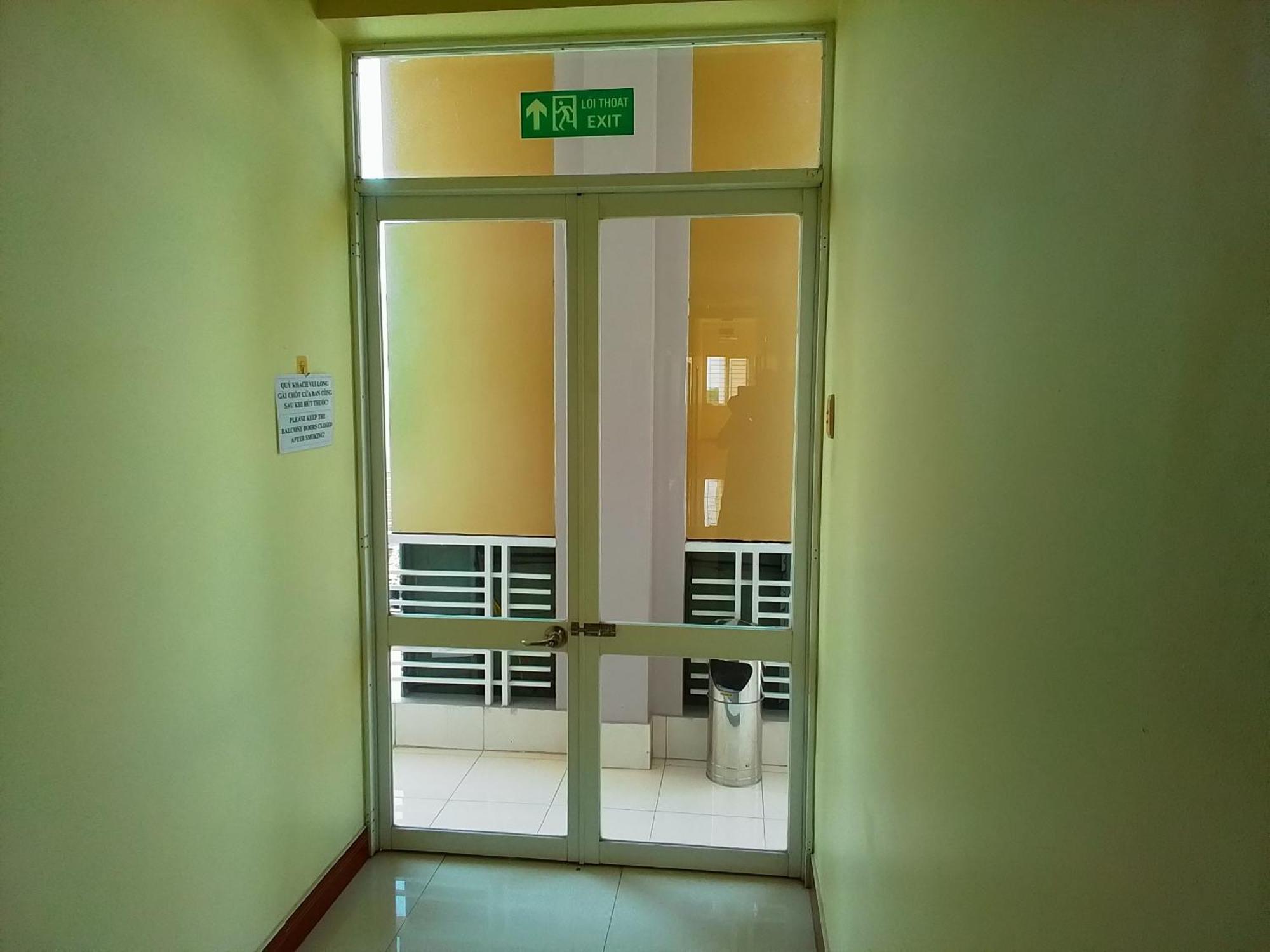 Hostel Dang Loi ホステルダンロイ Chau Doc Exterior foto