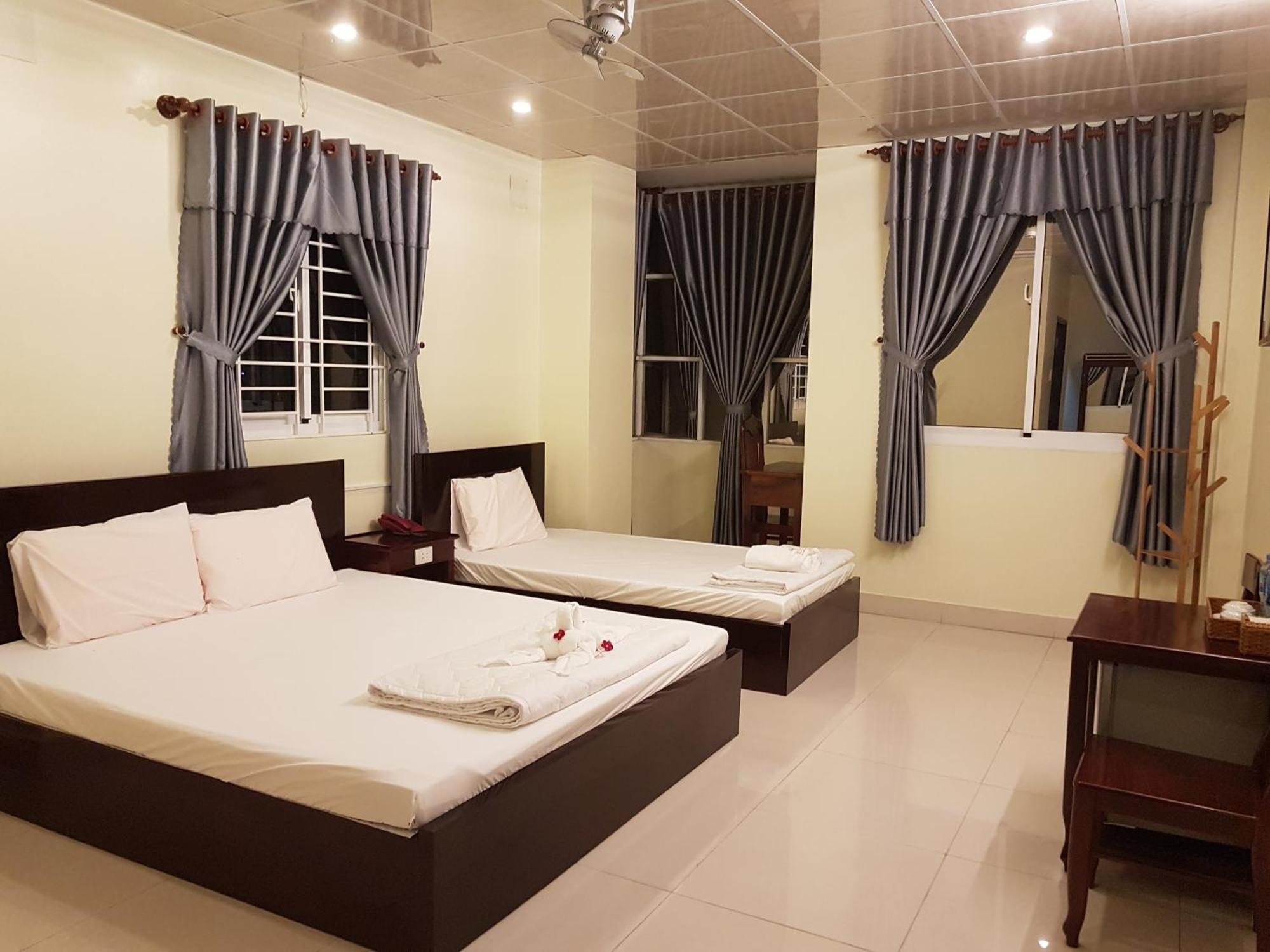 Hostel Dang Loi ホステルダンロイ Chau Doc Exterior foto
