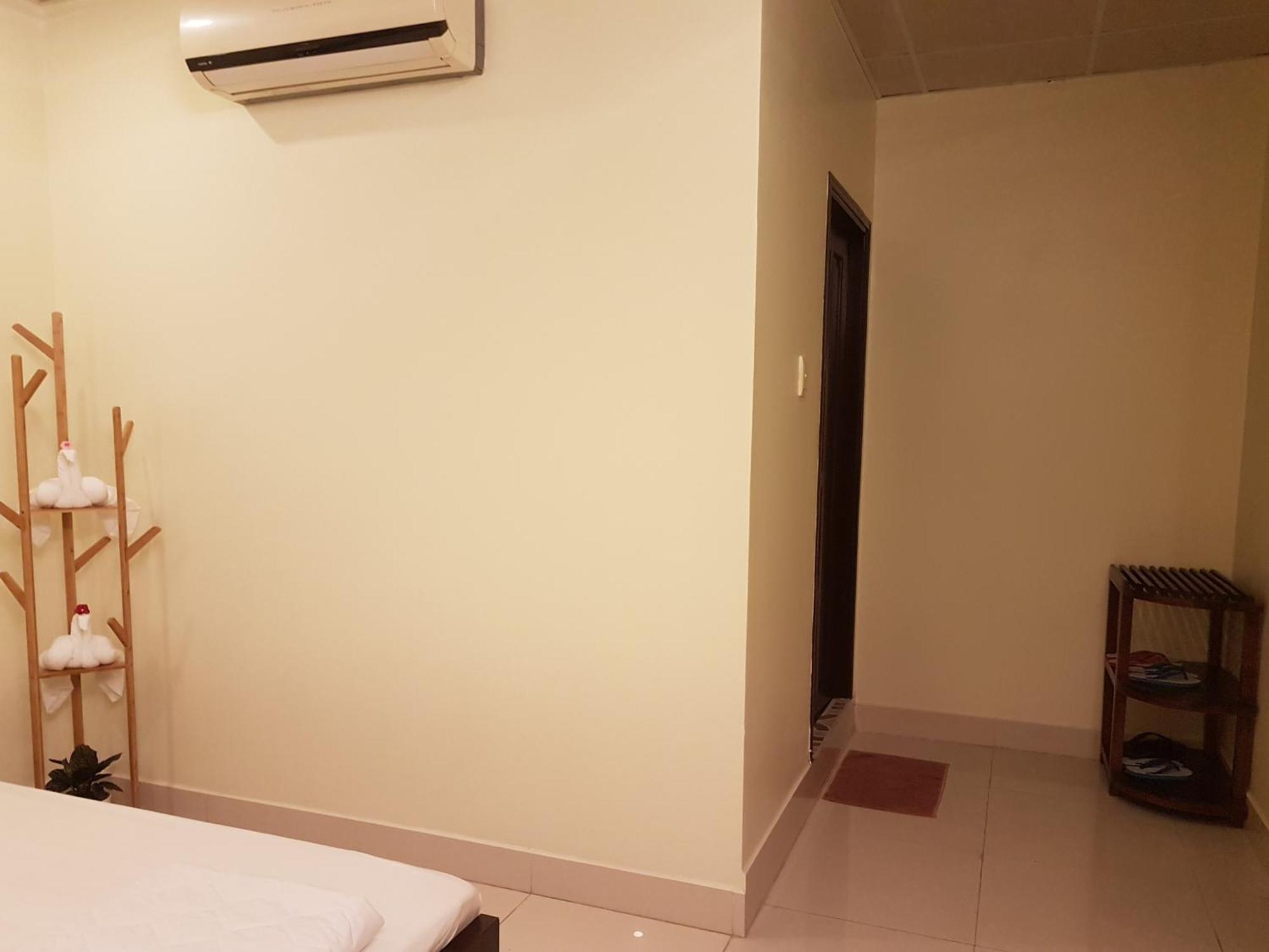 Hostel Dang Loi ホステルダンロイ Chau Doc Exterior foto