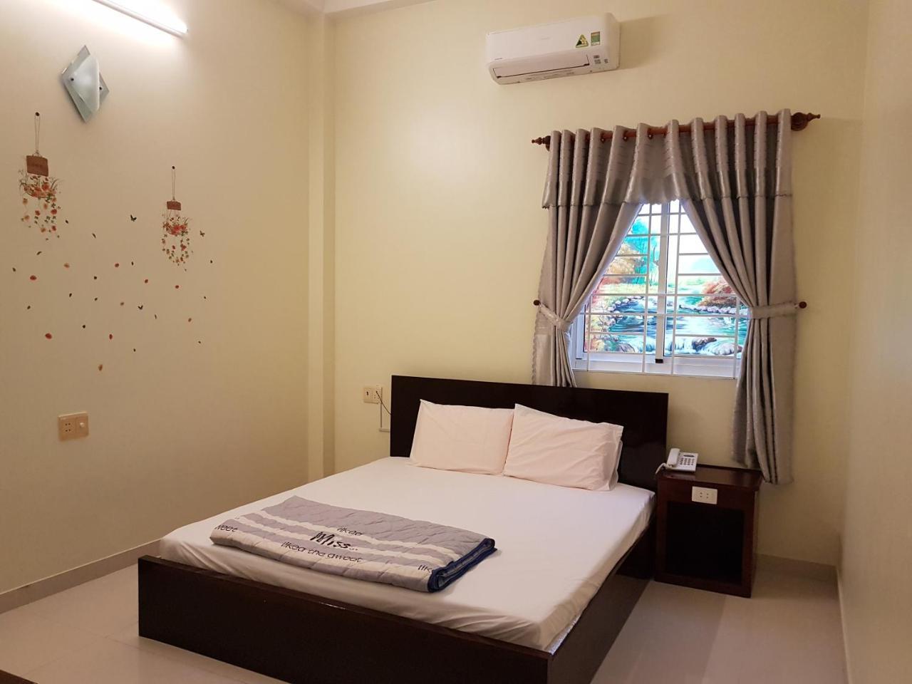 Hostel Dang Loi ホステルダンロイ Chau Doc Exterior foto